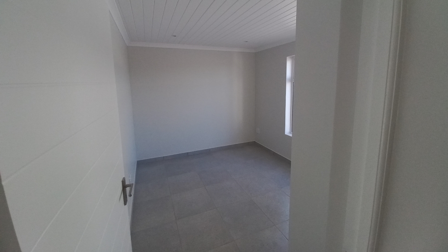 2 Bedroom Property for Sale in Lampiesbaai Western Cape